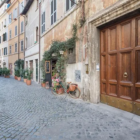 Campo De' Fiori Apartment
