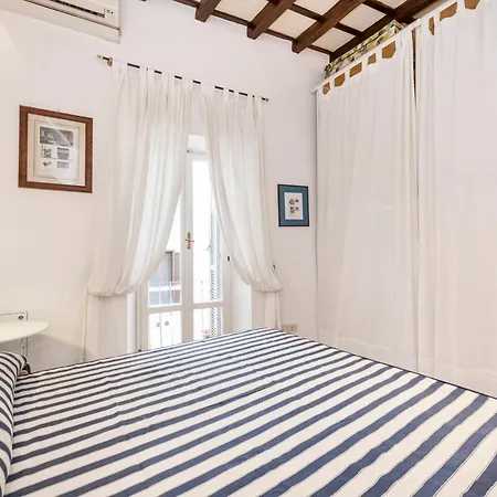 Campo De' Fiori Apartment Rome